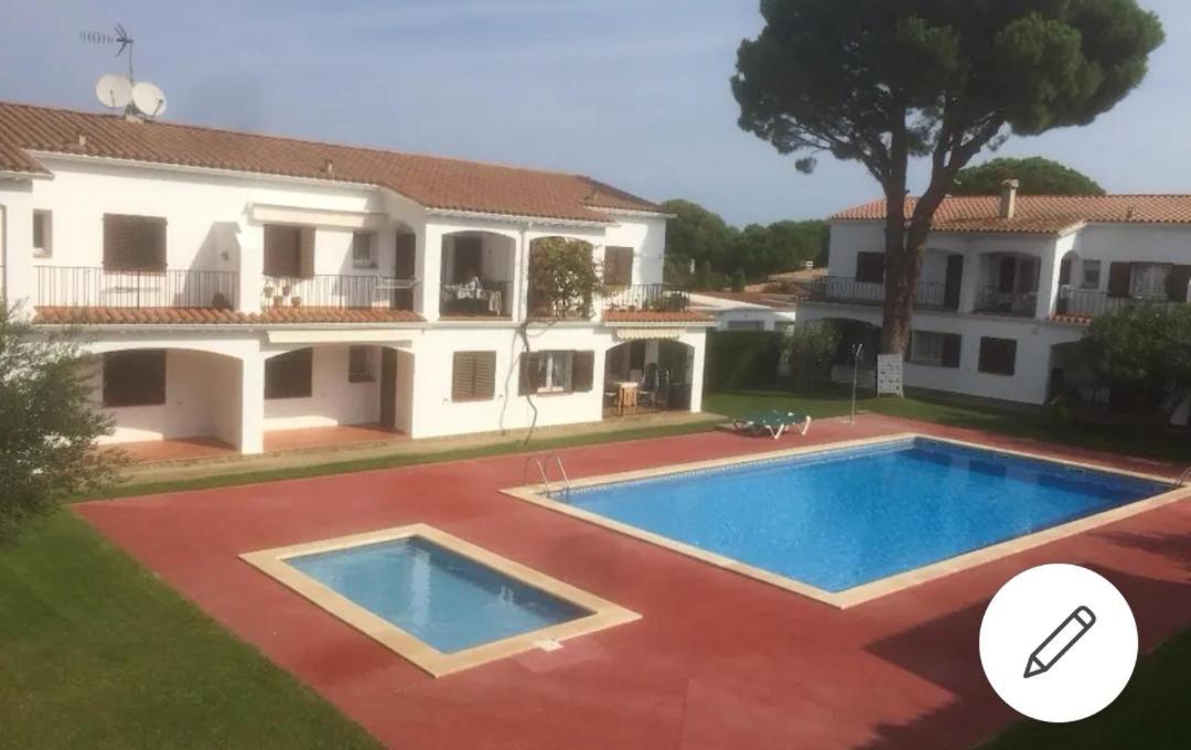 Cosy Apartment Of L'Escala Beach Екстериор снимка