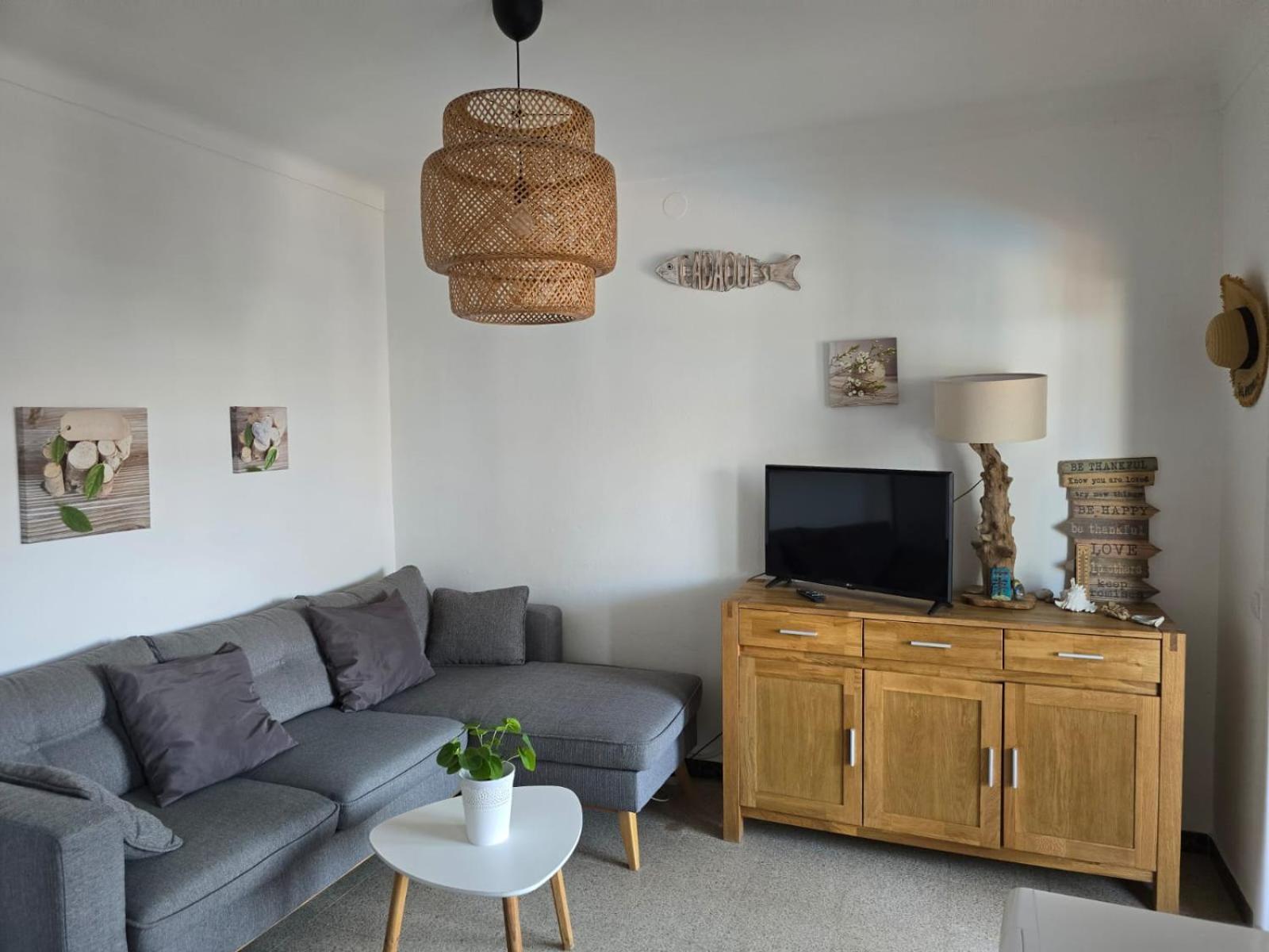 Cosy Apartment Of L'Escala Beach Екстериор снимка