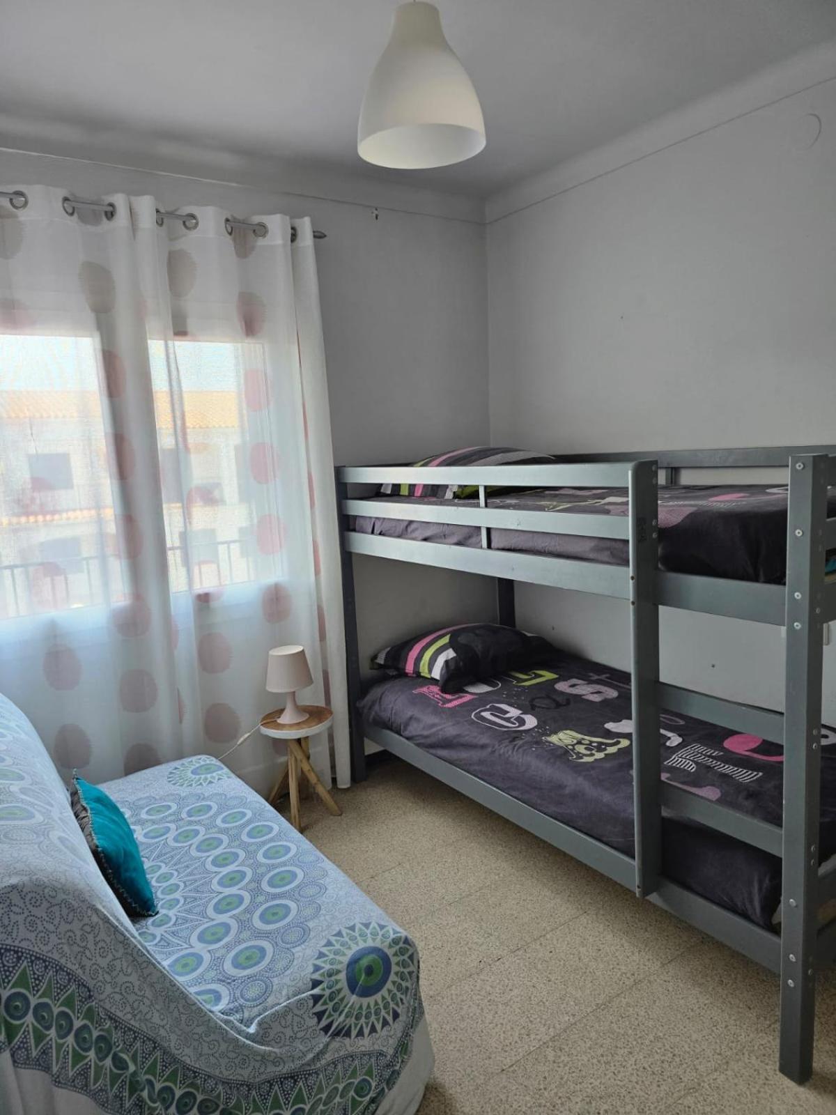 Cosy Apartment Of L'Escala Beach Екстериор снимка